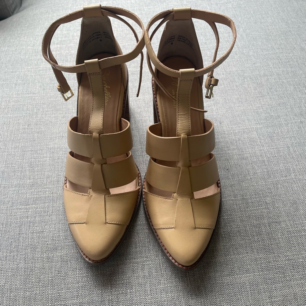 EUC Seychelles Nude/Tan Strappy Pointed-Toe Ankle Wrap Heels Size 8 US